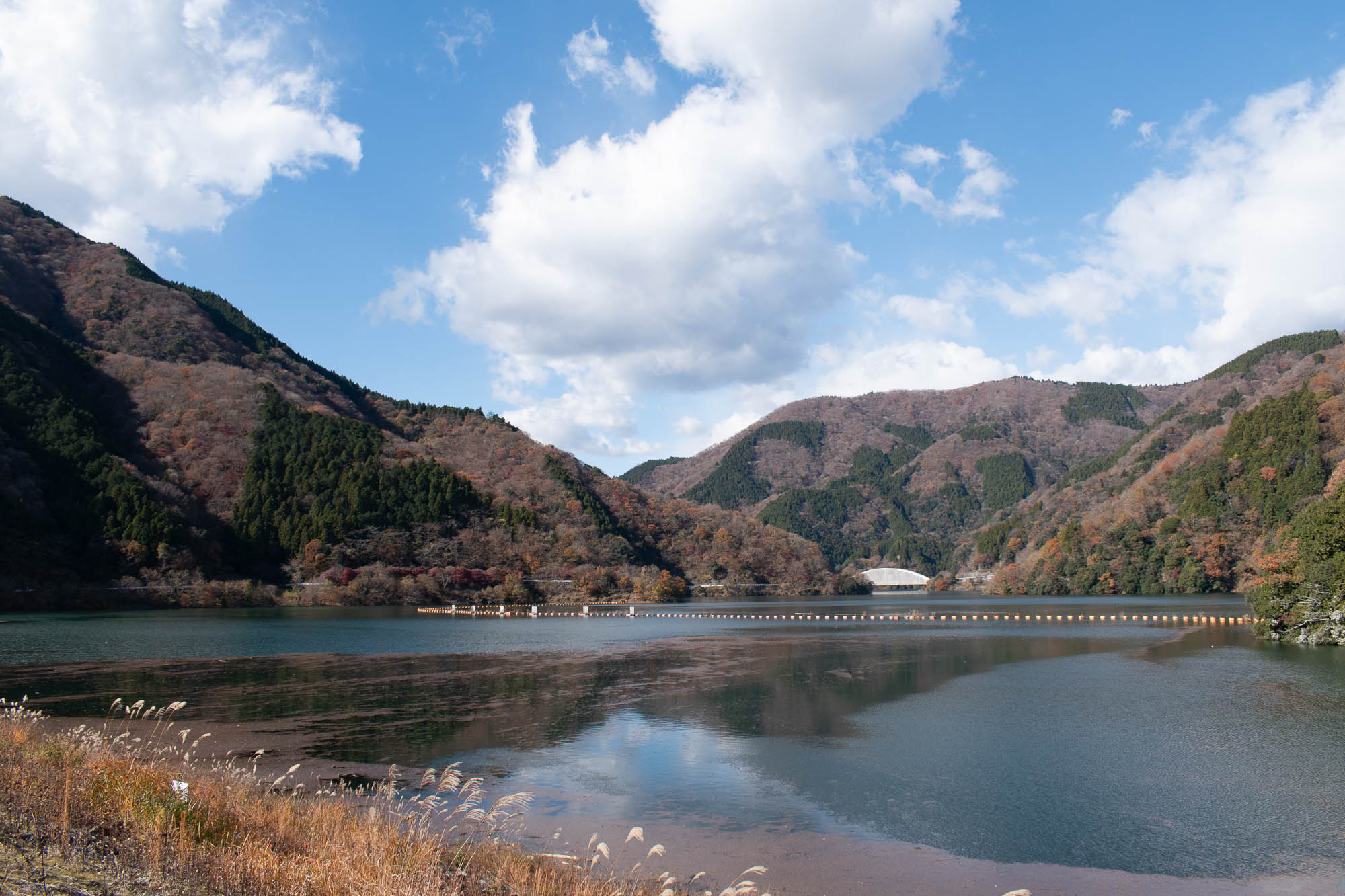 三保ダム北側を臨む