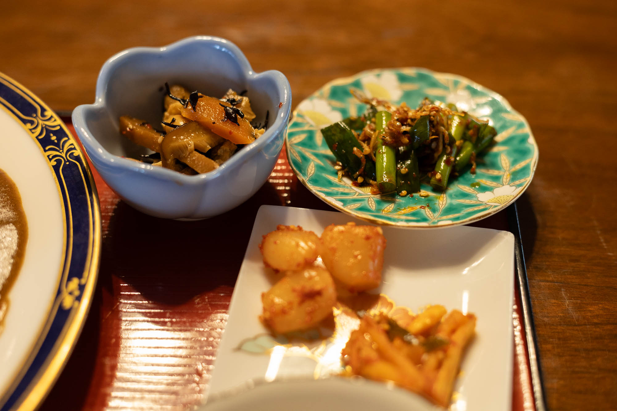 きんたろう食堂 つけあわせの小鉢たちもこだわりの逸品