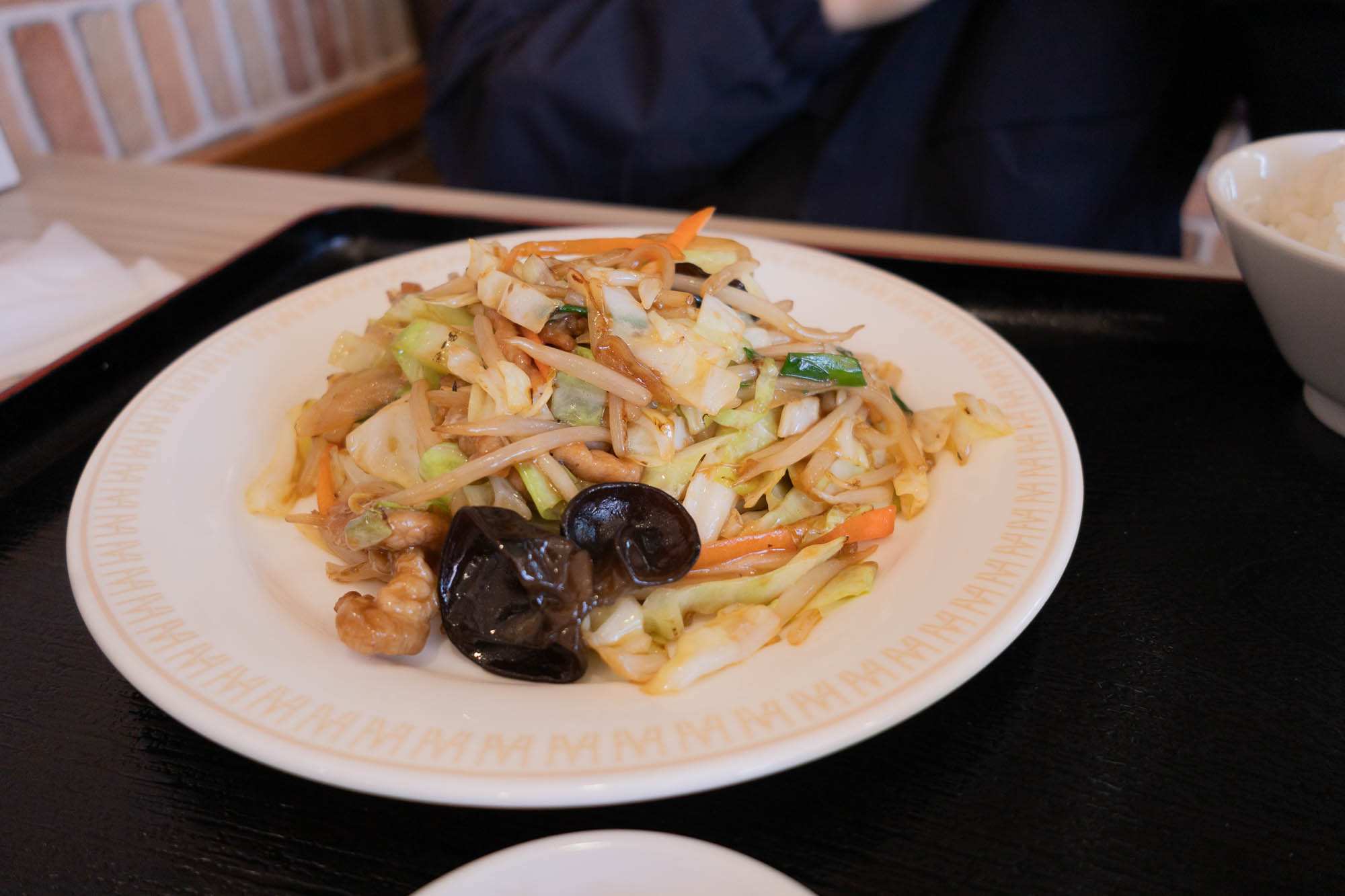 向陽飯店の野菜炒め定食